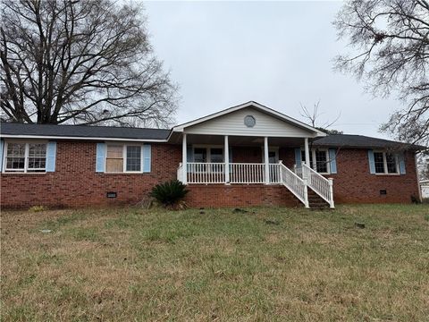 Photo of 207 Donaree Circle, Anderson, SC 29625 (MLS # 20295305)