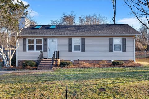 Photo of 11 Trammell Street, Liberty, SC 29657 (MLS # 20297247)