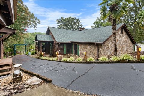 Photo of 801 Mcfalls Circle, Anderson, SC 29621 (MLS # 20299055)