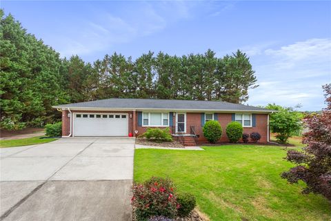 Photo of 202 Keowee Trail, Seneca, SC 29672 (MLS # 20300714)