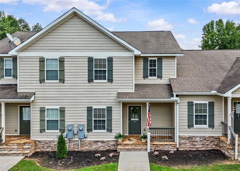 Townhouse For Sale - 533 E Perkins Creek Road<br/> Oconee County, Seneca, SC 29678