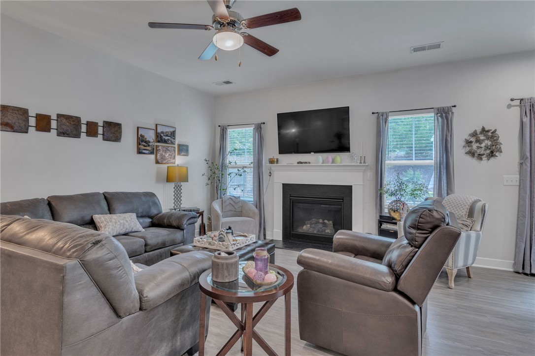 215 Thames Valley Drive, Easley, South Carolina image 3