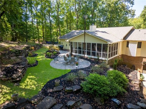 Photo of 910 Chickasaw Drive, Westminster, SC 29693 (MLS # 20299297)