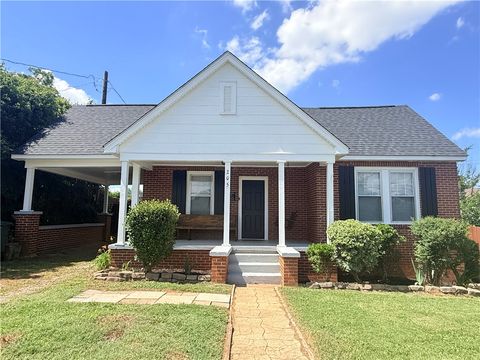 Photo of 205 E South 5th Street, Seneca, SC 29678 (MLS # 20302805)