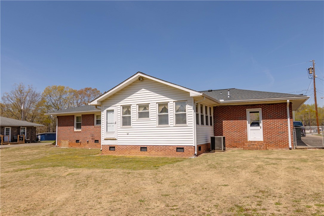 111 Central Avenue, Honea Path, South Carolina image 25