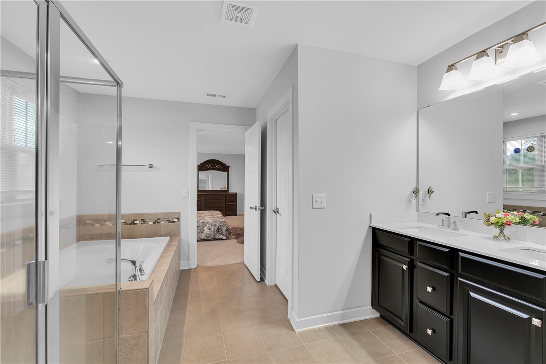 Duncan, South Carolina 29334, United States, 5 Bedrooms Bedrooms, ,4 BathroomsBathrooms,Residential,Active,251358