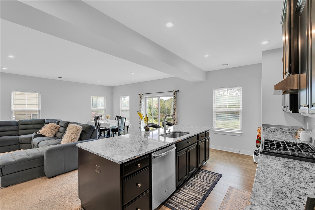 Duncan, South Carolina 29334, United States, 5 Bedrooms Bedrooms, ,4 BathroomsBathrooms,Residential,Active,251358