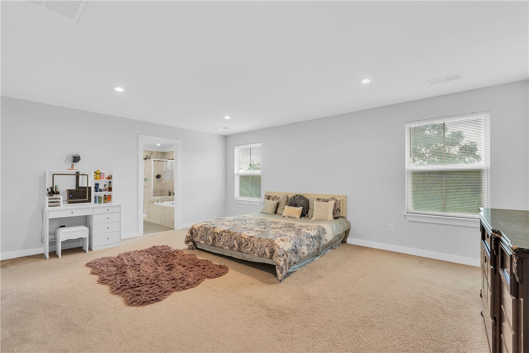 Duncan, South Carolina 29334, United States, 5 Bedrooms Bedrooms, ,4 BathroomsBathrooms,Residential,Active,251358