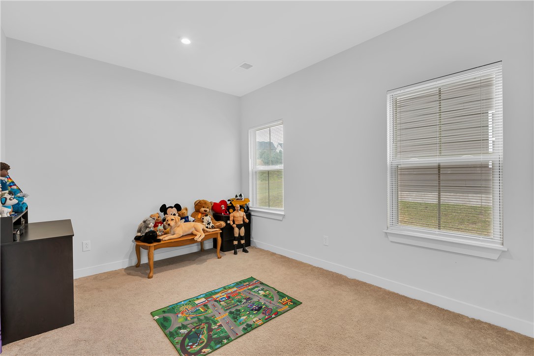 Duncan, South Carolina 29334, United States, 5 Bedrooms Bedrooms, ,4 BathroomsBathrooms,Residential,Active,251358