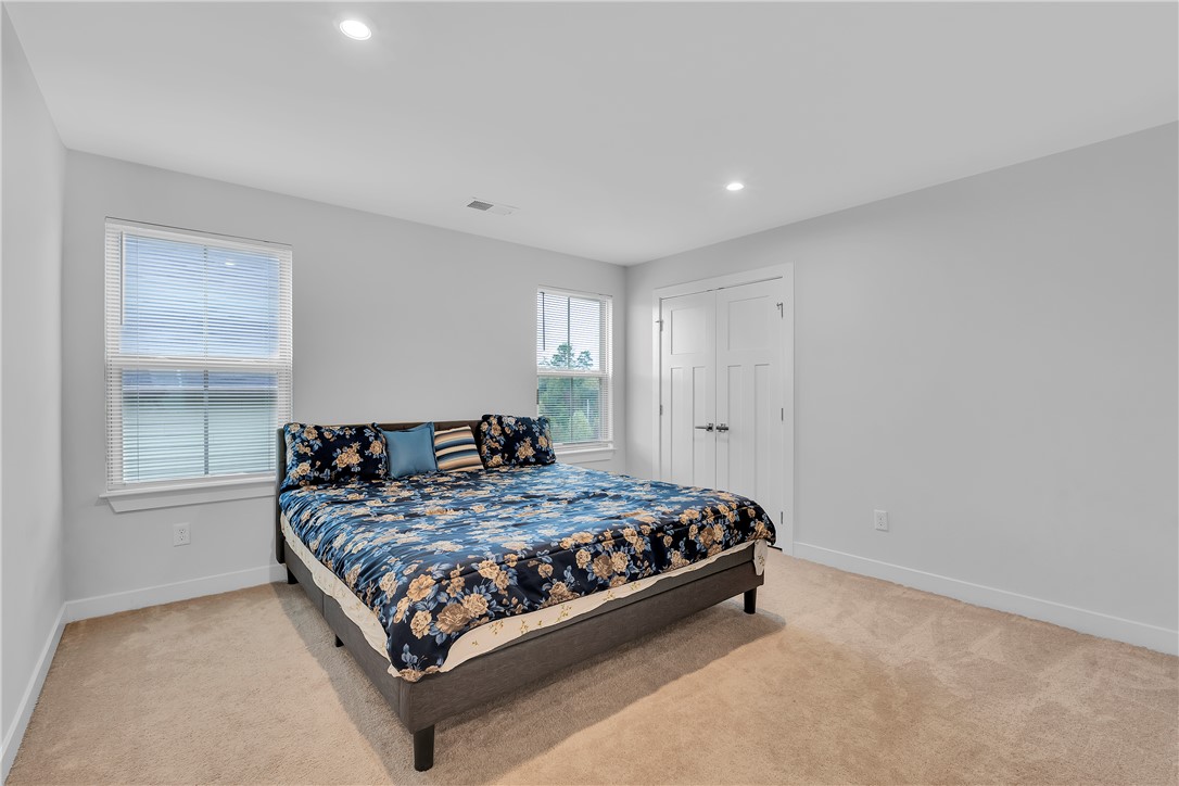 Duncan, South Carolina 29334, United States, 5 Bedrooms Bedrooms, ,4 BathroomsBathrooms,Residential,Active,251358