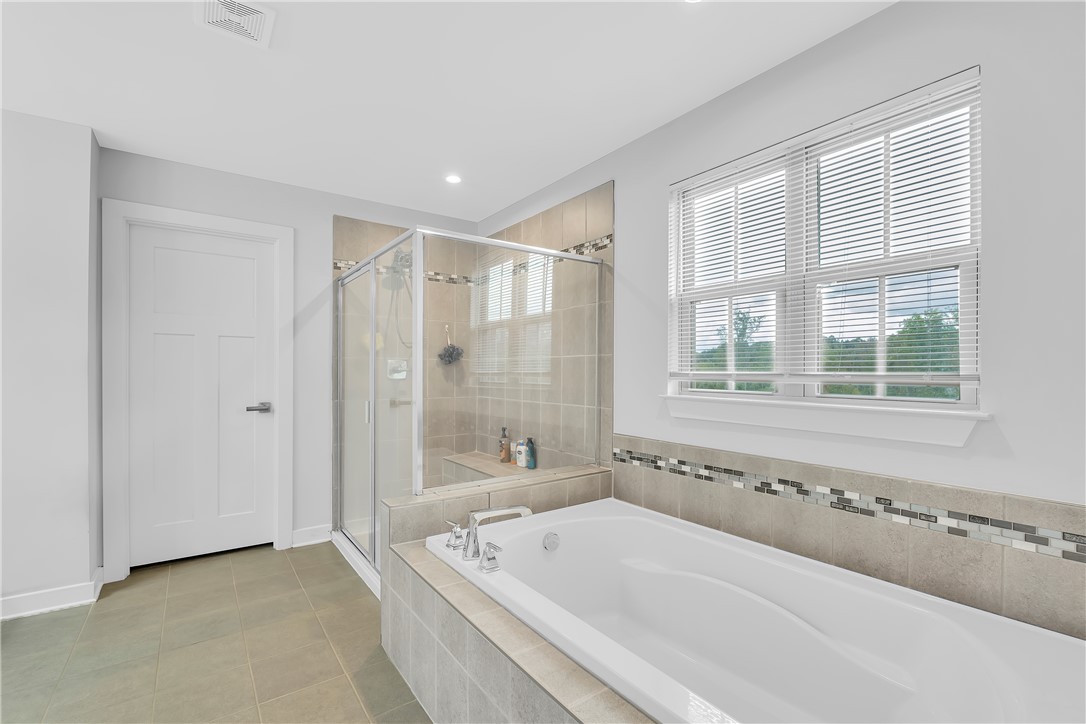 Duncan, South Carolina 29334, United States, 5 Bedrooms Bedrooms, ,4 BathroomsBathrooms,Residential,Active,251358