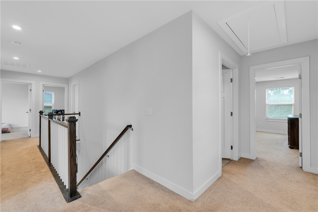 Duncan, South Carolina 29334, United States, 5 Bedrooms Bedrooms, ,4 BathroomsBathrooms,Residential,Active,251358