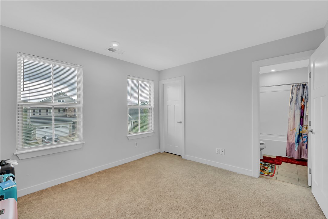 Duncan, South Carolina 29334, United States, 5 Bedrooms Bedrooms, ,4 BathroomsBathrooms,Residential,Active,251358