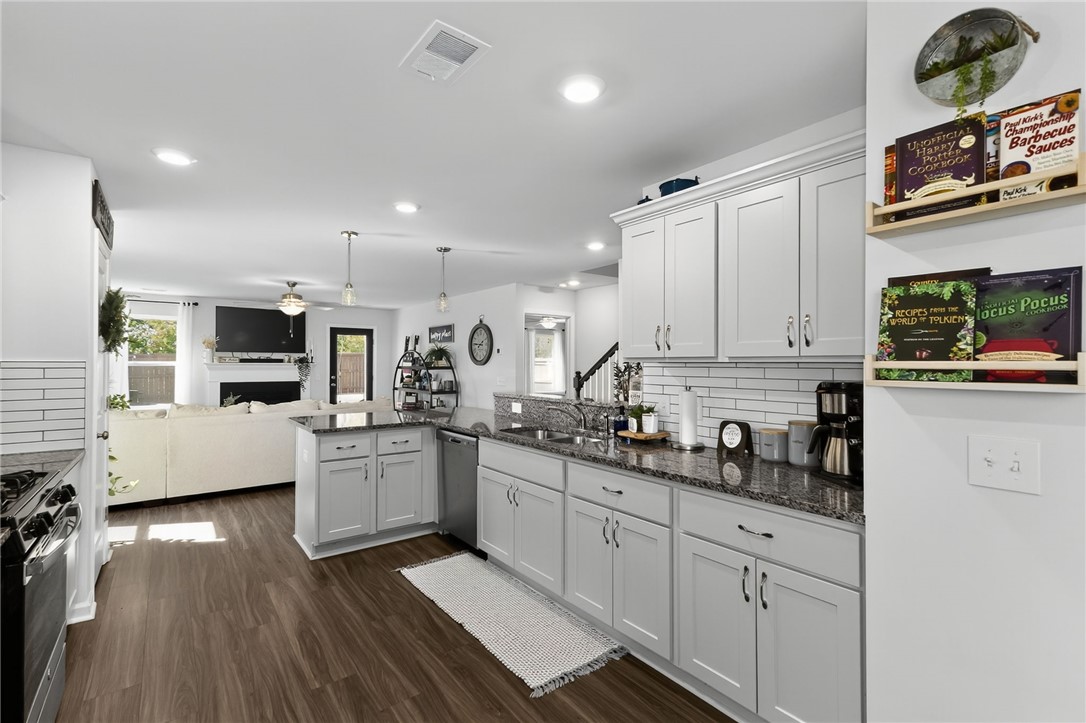 Easley, South Carolina 29642, United States, 4 Bedrooms Bedrooms, ,3 BathroomsBathrooms,Residential,Active,222790