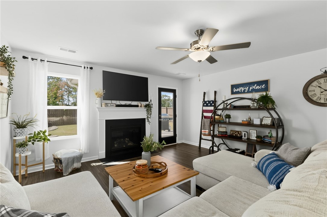 Easley, South Carolina 29642, United States, 4 Bedrooms Bedrooms, ,3 BathroomsBathrooms,Residential,Active,222790