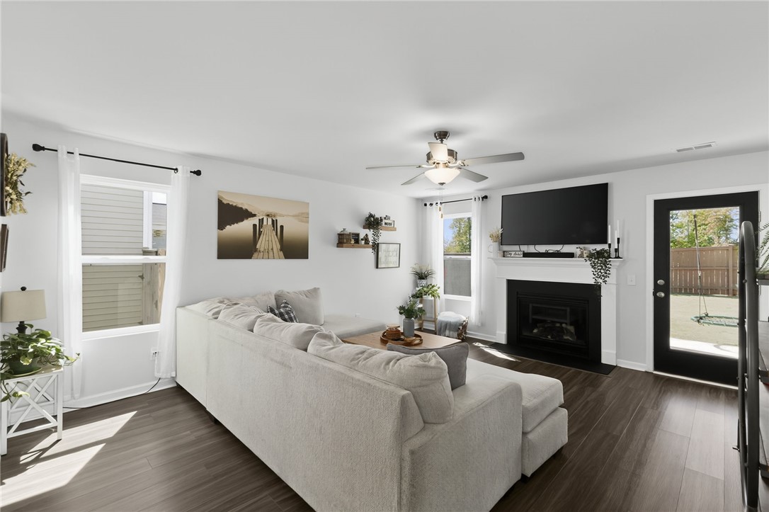 Easley, South Carolina 29642, United States, 4 Bedrooms Bedrooms, ,3 BathroomsBathrooms,Residential,Active,222790