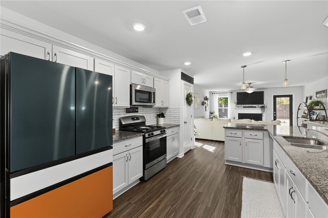 Easley, South Carolina 29642, United States, 4 Bedrooms Bedrooms, ,3 BathroomsBathrooms,Residential,Active,222790