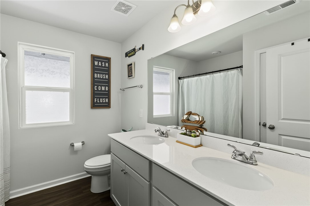 Easley, South Carolina 29642, United States, 4 Bedrooms Bedrooms, ,3 BathroomsBathrooms,Residential,Active,222790