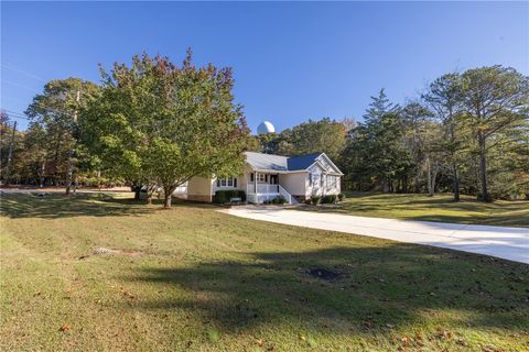 Photo of 214 Palmer Lane, Westminster, SC 29693 (MLS # 20294339)