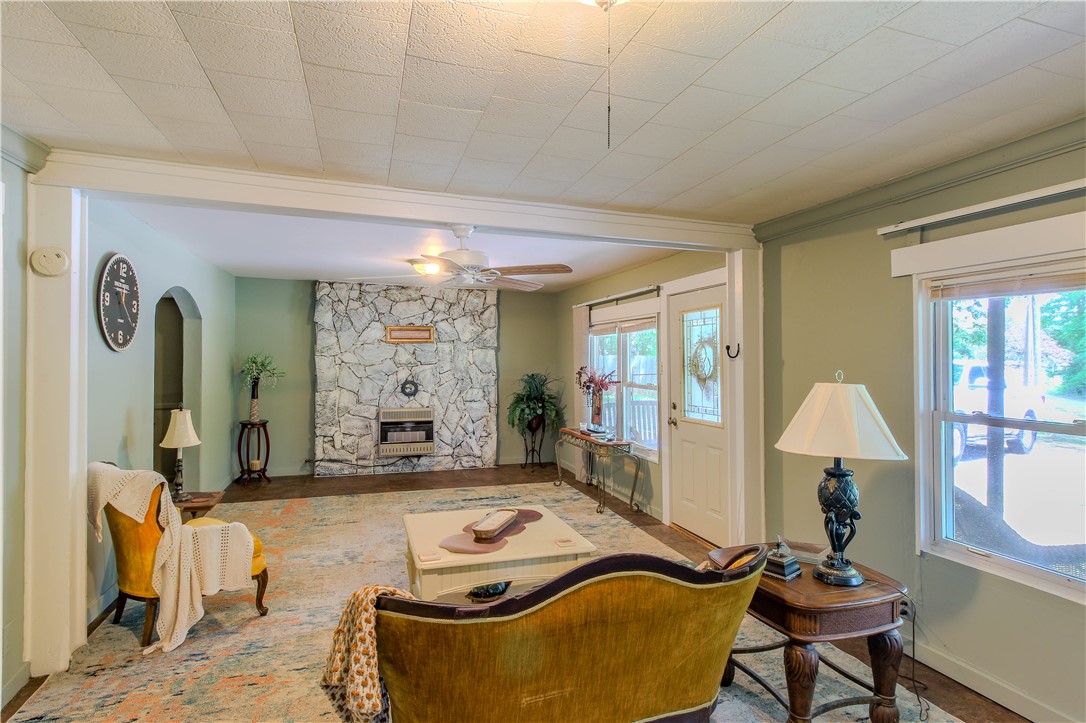 130 S King Street, Seneca, South Carolina image 2