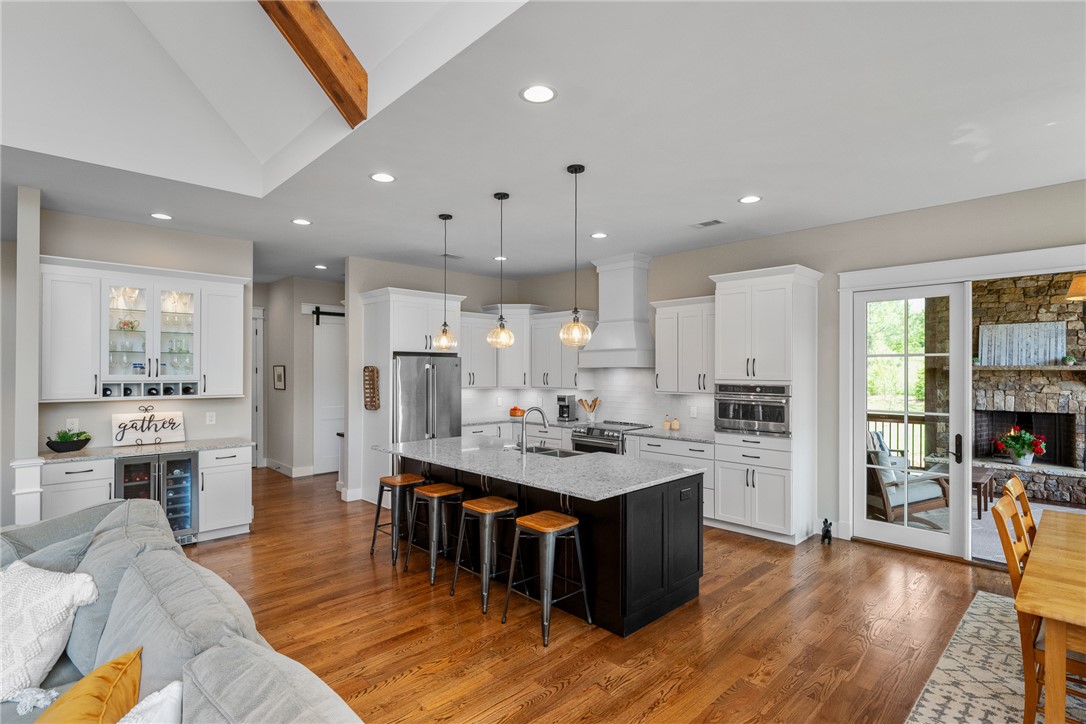 707 Keowee Avenue, Sunset, South Carolina image 6