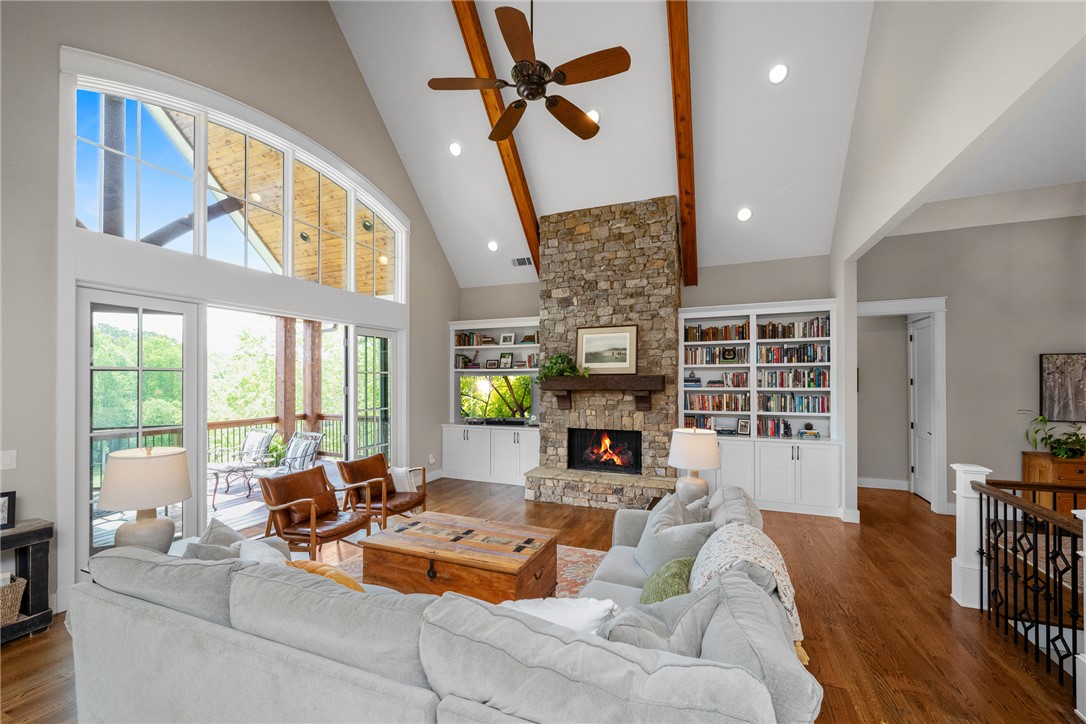 707 Keowee Avenue, Sunset, South Carolina image 3