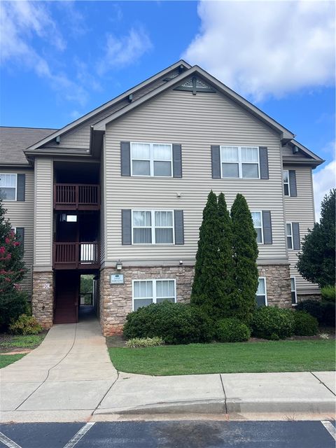 Photo of 1223 Harts Ridge Drive, Seneca, SC 29678 (MLS # 20291029)