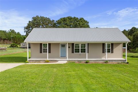 Photo of 215 Tammi Lane, Fair Play, SC 29643 (MLS # 20293969) Photo of 215 Tammi Lane, Fair Play, SC 29643 (MLS # 20293969)