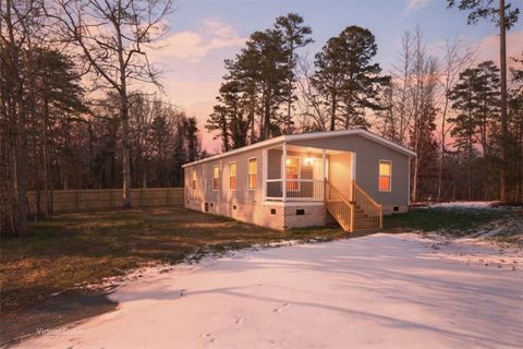 Mobile Home For Sale - 295 N Davis Drive<br/> Fair Play, SC 29643