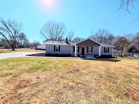 Photo of 103 Blossom Branch Extension, Piedmont, SC 29673 (MLS # 20297112)