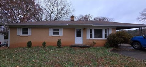 Photo of 1034 Shiloh Road, Seneca, SC 29678 (MLS # 20296736)