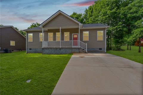 Photo of 96 Prairie Lane, Anderson, SC 29624 (MLS # 20301654)