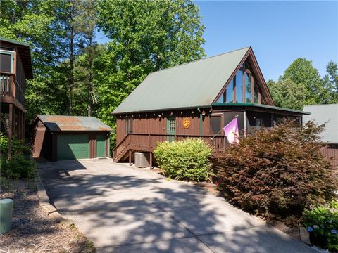 Photo of 125 Briar Court, Seneca, SC 29672 (MLS # 20301412)