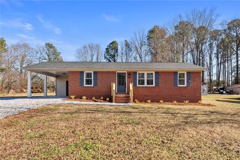 Photo of 112 Camelot Drive, Belton, SC 29627 (MLS # 20296656)