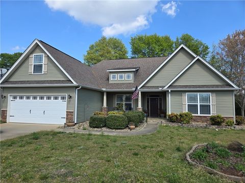 Photo of 304 Knoll View, Seneca, SC 29678 (MLS # 20299560)