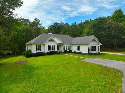 Photo of 225 Meadow Brook Lane, Pickens, SC 29671 (MLS # 20302796)