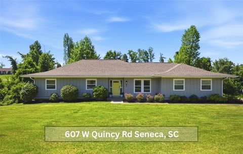 Photo of 607 W Quincy Road, Seneca, SC 29678 (MLS # 20301657)