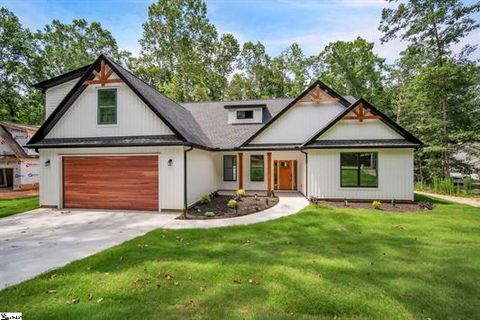 Photo of 107 Circle Drive, Townville, SC 29689 (MLS # 20295694)