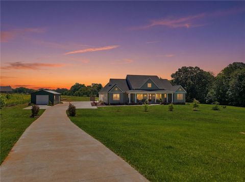 Photo of 216 Burnt Tanyard Road, West Union, SC 29696 (MLS # 20303063)