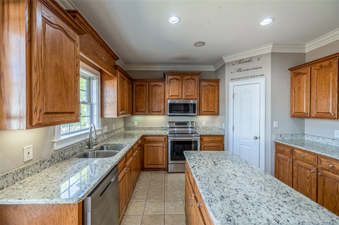 302 Whisper Walk Way, Fountain Inn, South Carolina image 12