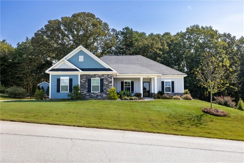 Photo of 4009 Turnberry Loop, Seneca, SC 29678 (MLS # 20306392)