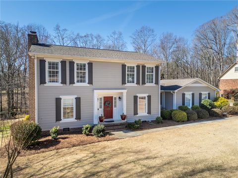 Photo of 204 Warrington Drive, Easley, SC 29642 (MLS # 20297465)