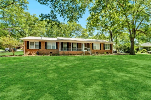 Homes For Sale - 302 Forest Lane<br/> Belton, SC 29627