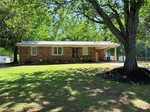 Photo of 219 Lufkin Drive, Williamston, SC 29697 (MLS # 20300952)
