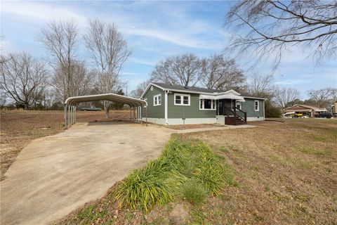 Photo of 939 Sitton Mill Road, Seneca, SC 29678 (MLS # 20296980)