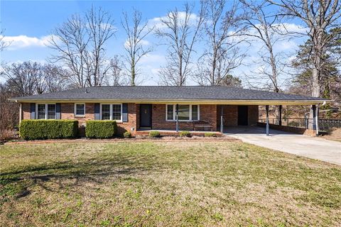 Photo of 22 Woodridge Drive, Greenville, SC 29611 (MLS # 20297839)