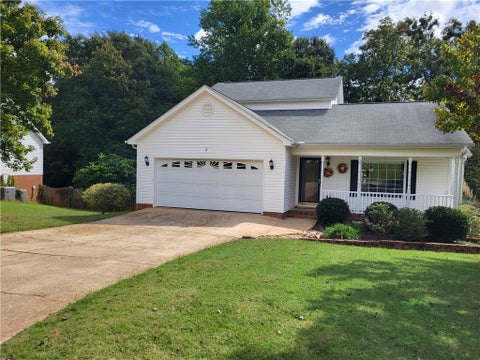 Photo of 111 Brooke Lee Circle, Taylors, SC 29687 (MLS # 20308465)