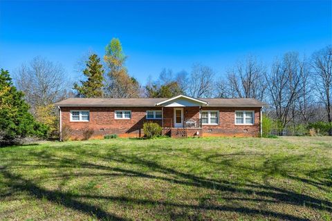 Mobile Home For Sale - 453 Deaton Road<br/> Oconee County, Walhalla, SC 29691