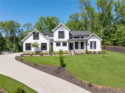 Homes For Sale - 110 Royal Oaks Drive<br/> Anderson, SC 29625
