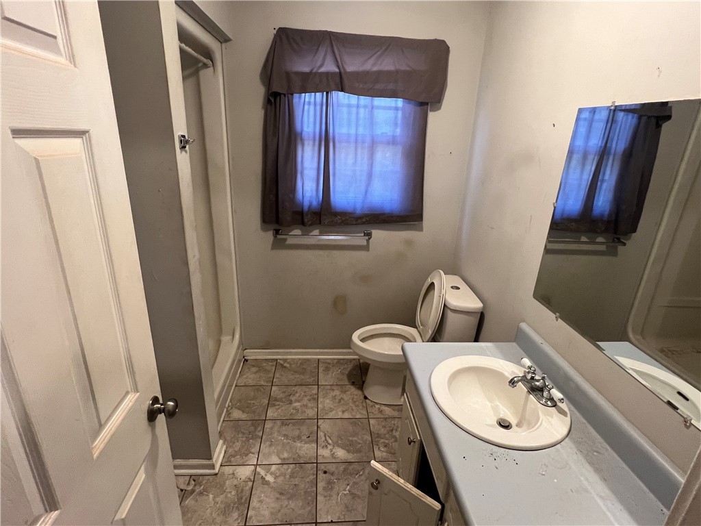 Seneca, South Carolina 29678, United States, 5 Bedrooms Bedrooms, ,4 BathroomsBathrooms,Residential,Active,255226